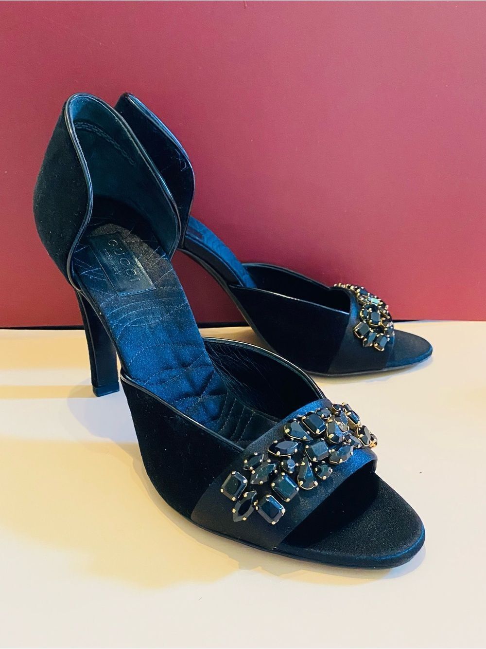 🛍️ Gucci Authentic Black Velvet Crystal Embellished D'Orsay Pumps size 9.